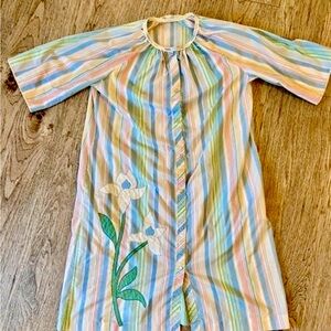 1950’s/60’s Handmade Rainbow Embroidered Dressing Gown w/pockets :) - Large-1X